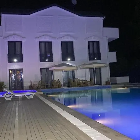 Hotgarden Tatil Villalari *
