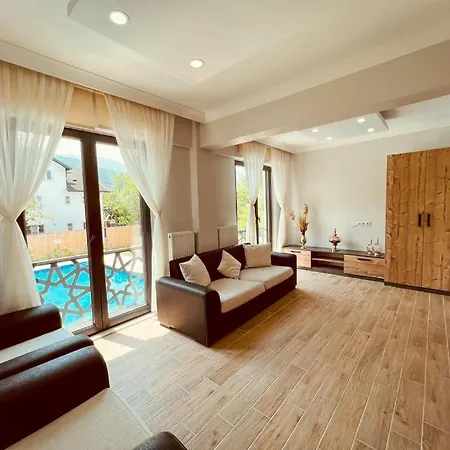 Hotgarden Tatil Villalari *
