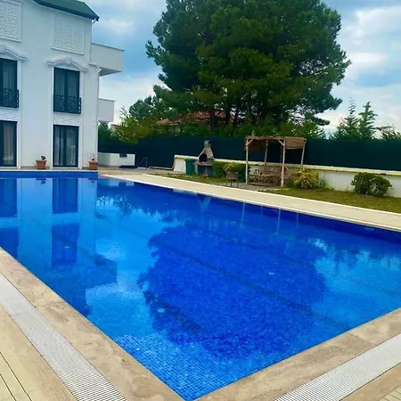 Hotgarden Tatil Villalari Villa Sapanca
